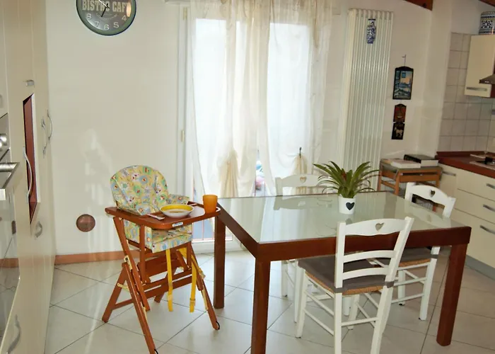 Il Glicine A Apartamento Pésaro