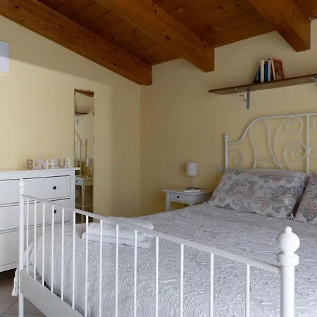 Il Glicine A Appartamento Pesaro